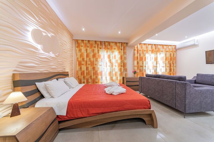 Room 7 of 38