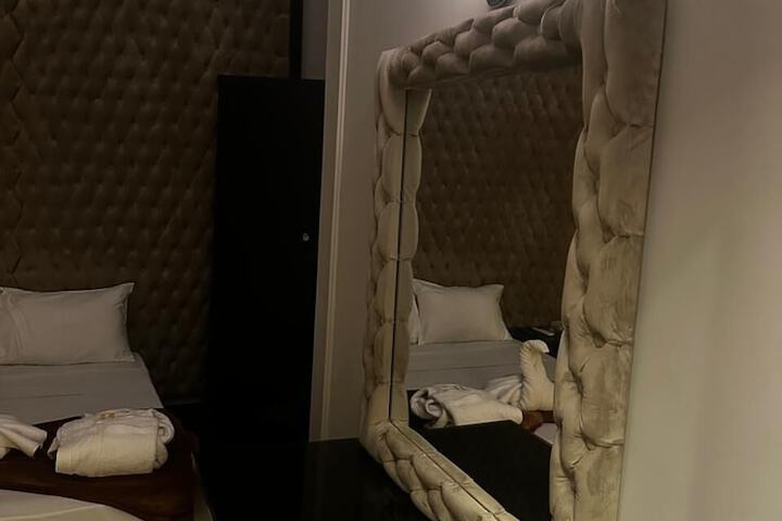 Room 34 of 44