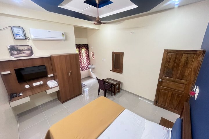 Room 9 of 39