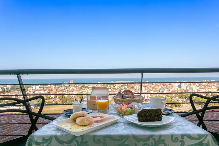 Breakfast/Coffee Service 38 of 46