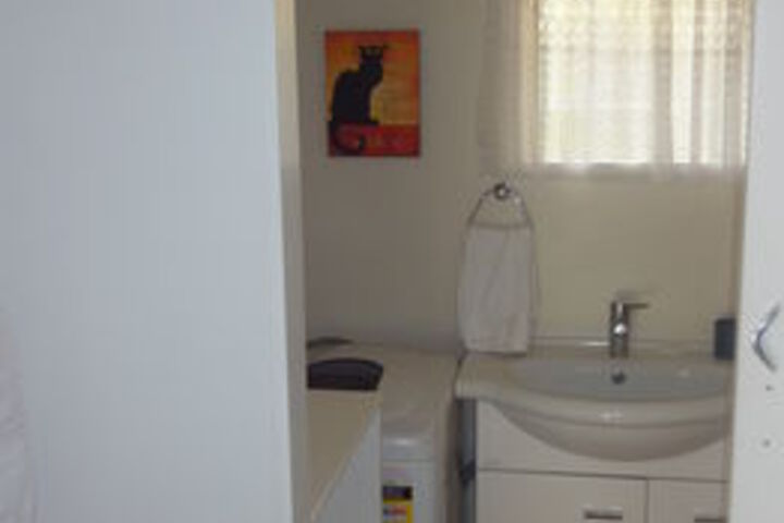 Room 4 of 18