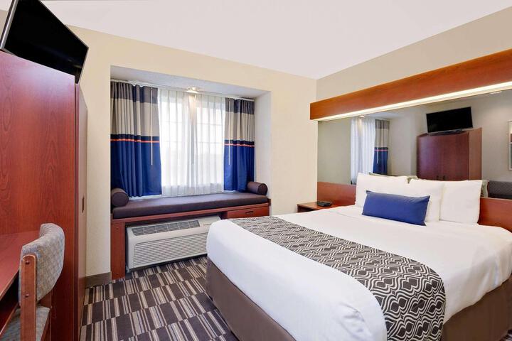 1 Queen Bed Mobility Hearing Accessible Room Roll in Shower (1 of 18)