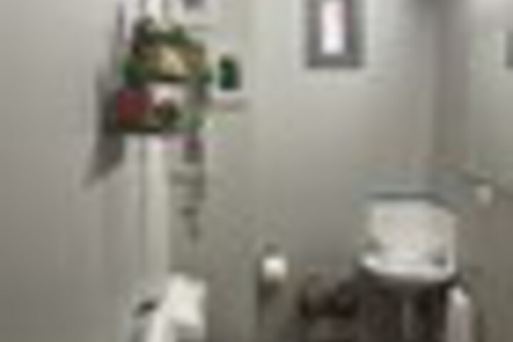 Room 176 of 243