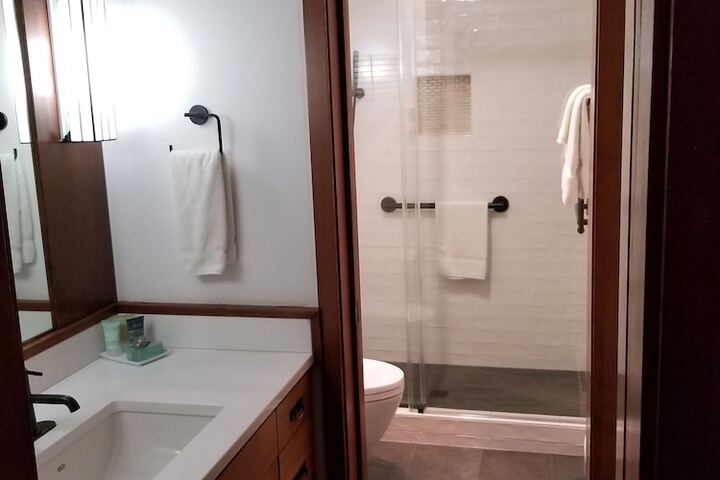 Room 196 of 231