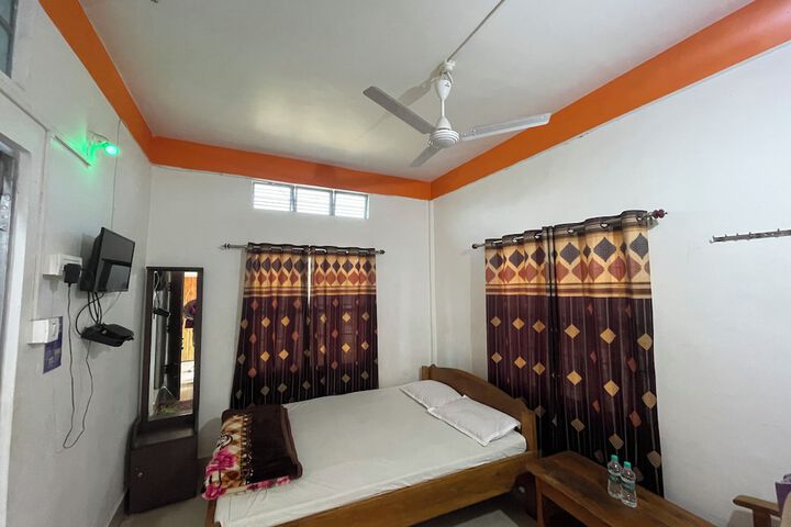 Room 13 of 21