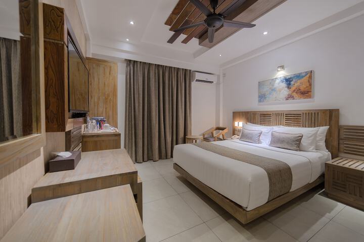 Room 7 of 118