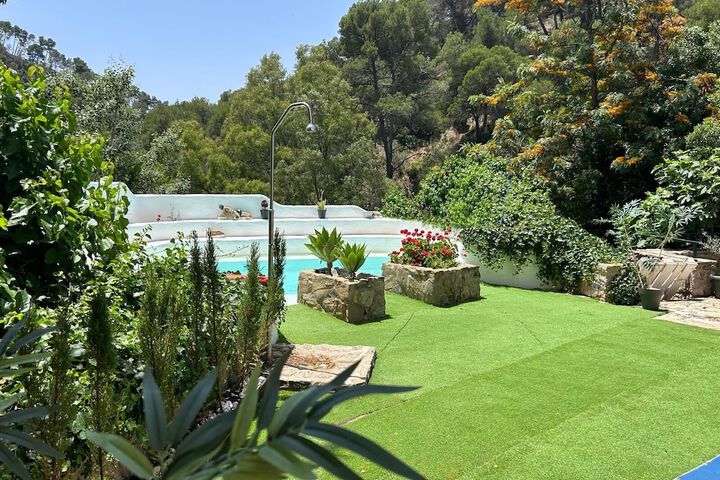 Pool 42 of 67