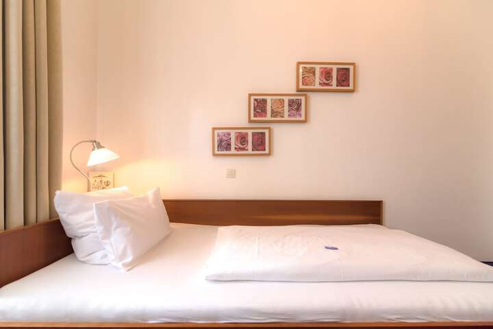 Room 13 of 51