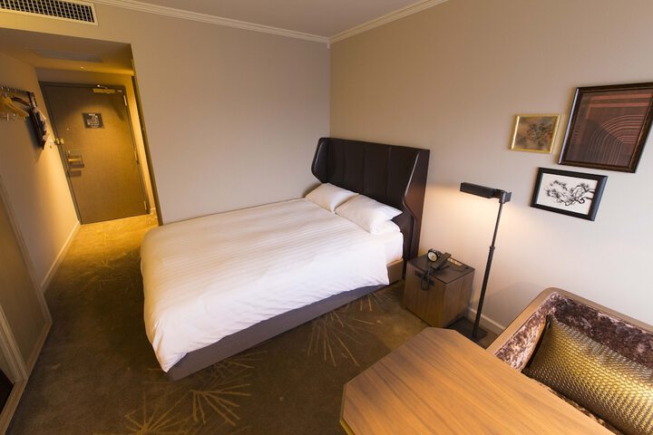 Room 13 of 78