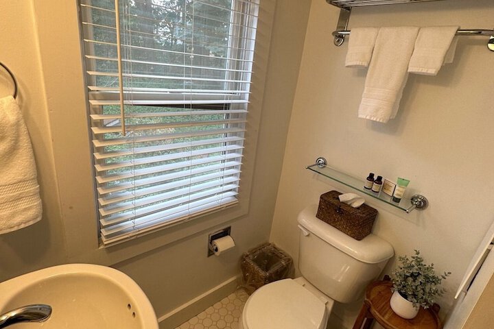 Room 225 of 297