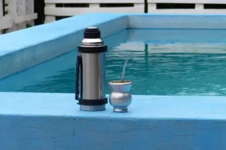 Pool 6 of 10