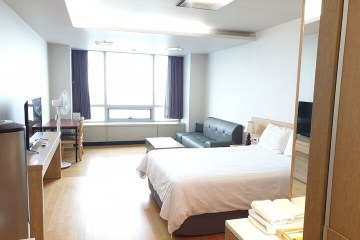 Room 11 of 23