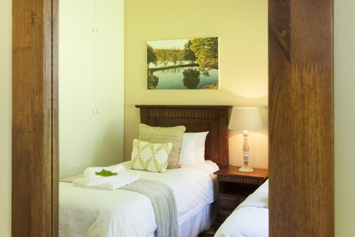 Room 43 of 299