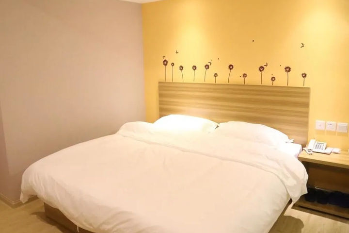 Room 6 of 11