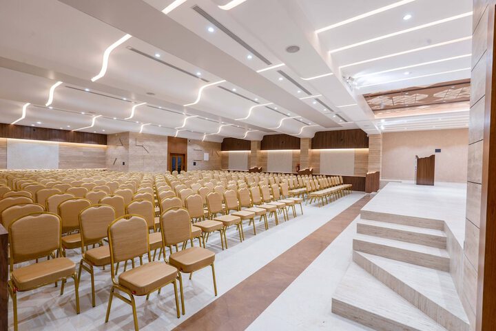 Ballroom/Hall 45 of 50