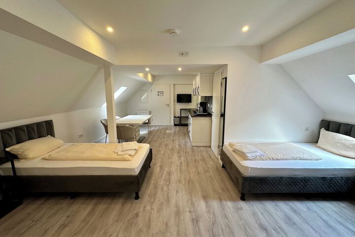 Room 13 of 35