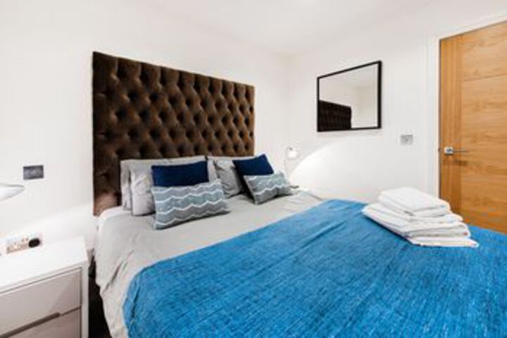 Room 21 of 77