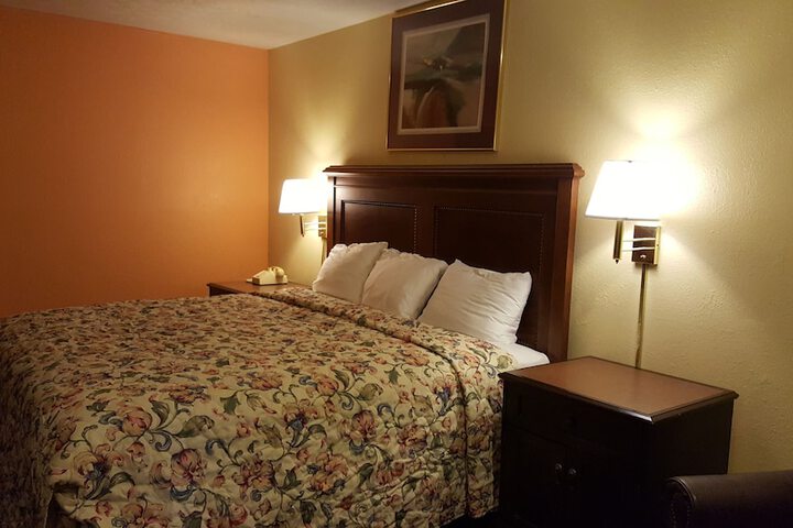 Standard | King Bed (7 of 12)
