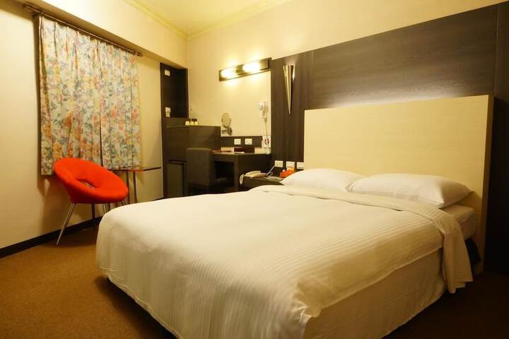 Room 3 of 36