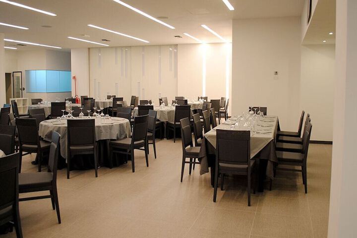 Ballroom/Hall 75 of 86