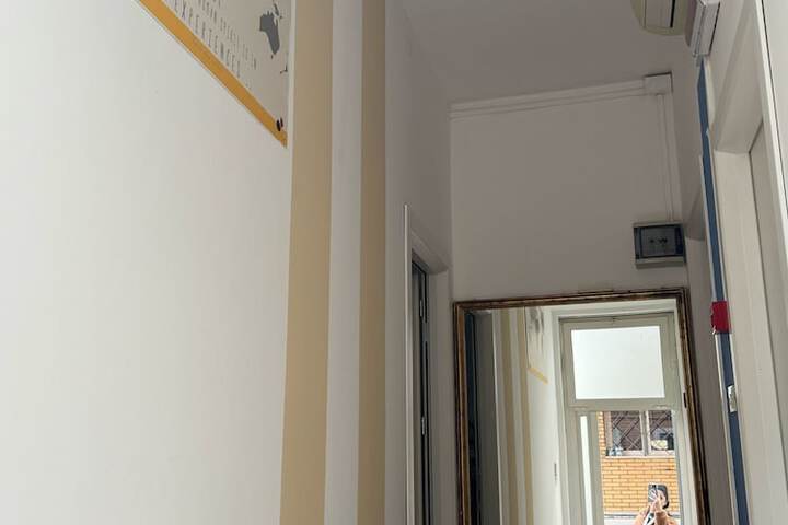 Room 68 of 142