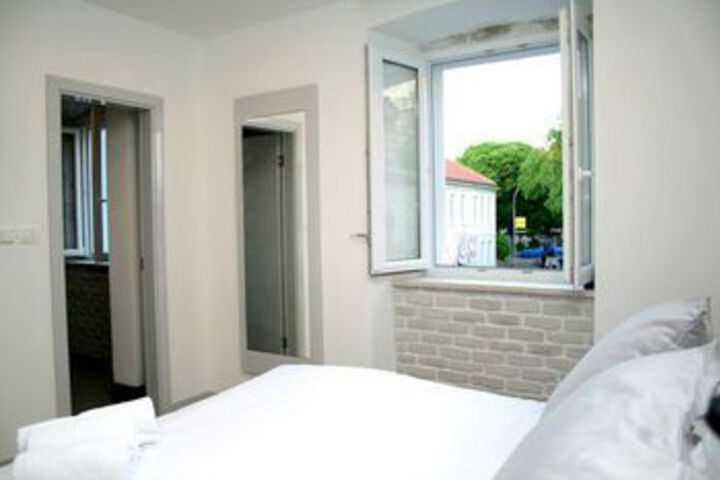 Room 15 of 23