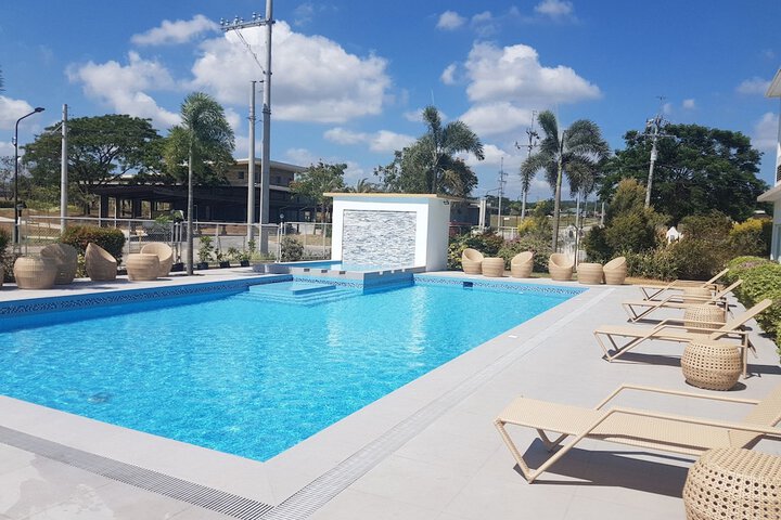 Hotel with Pool