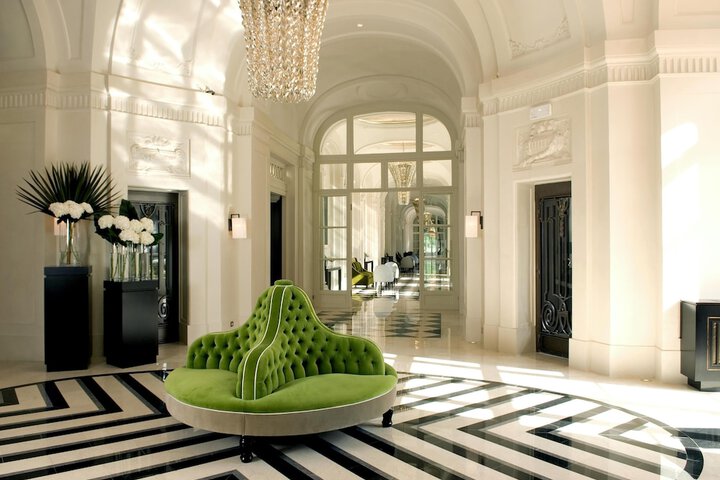 Guest Lobby