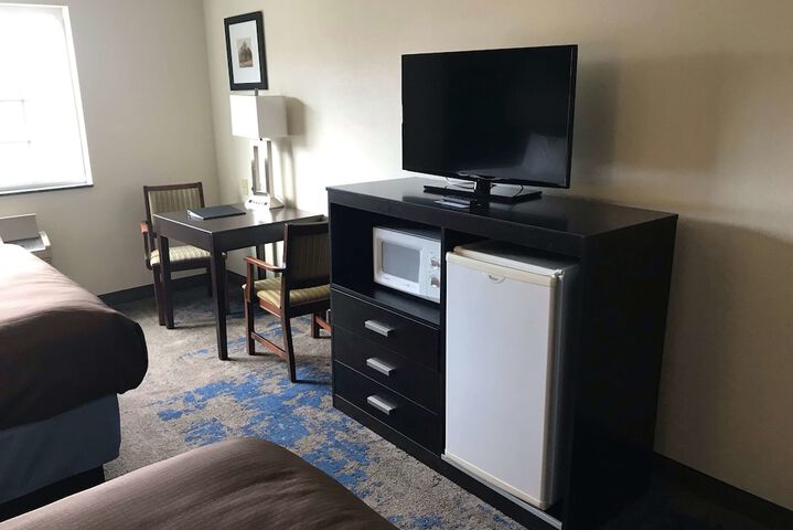2 Queen Beds (8 of 9)