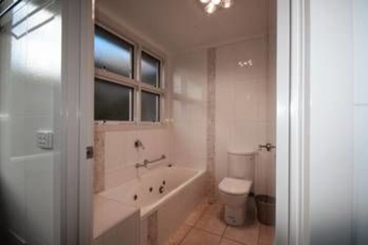 Room 3 of 22