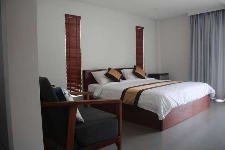 Room 3 of 91