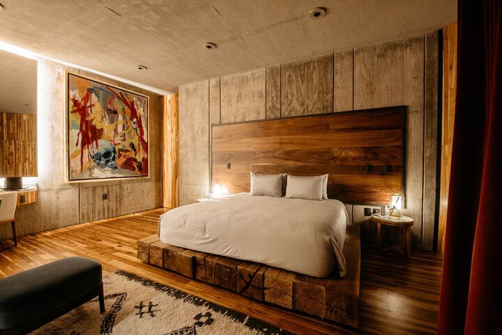 Room 8 of 75