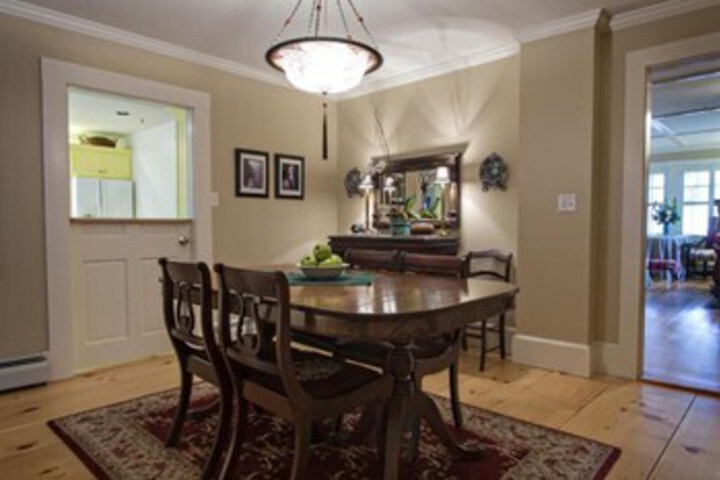 Dining 256 of 297