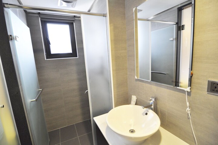 Room 20 of 28