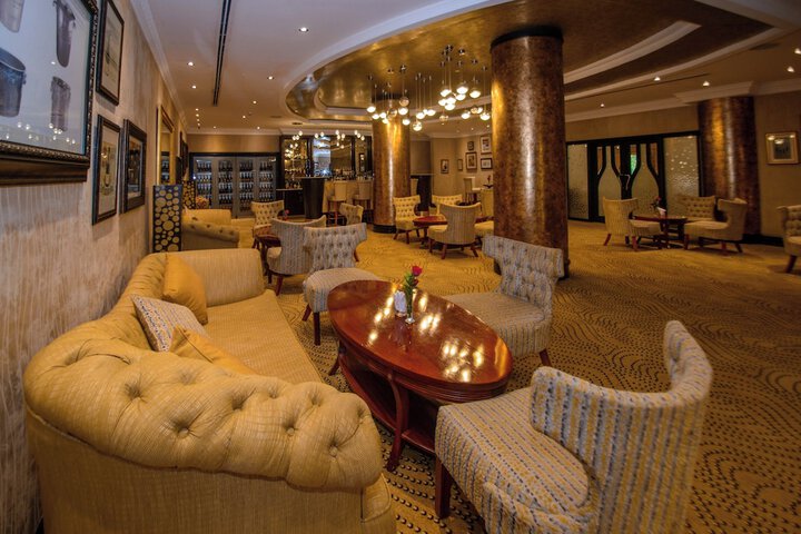 Lounge 43 of 62
