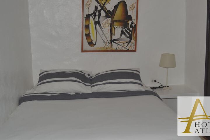 Room 22 of 79