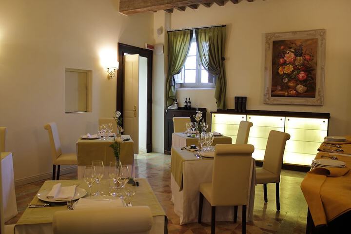 Dining 113 of 151