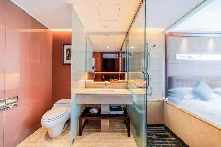 Room 22 of 51
