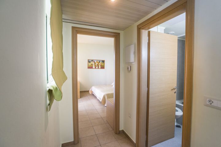 Room 5 of 36