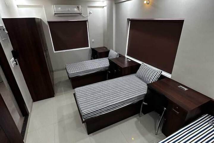 Room 11 of 21
