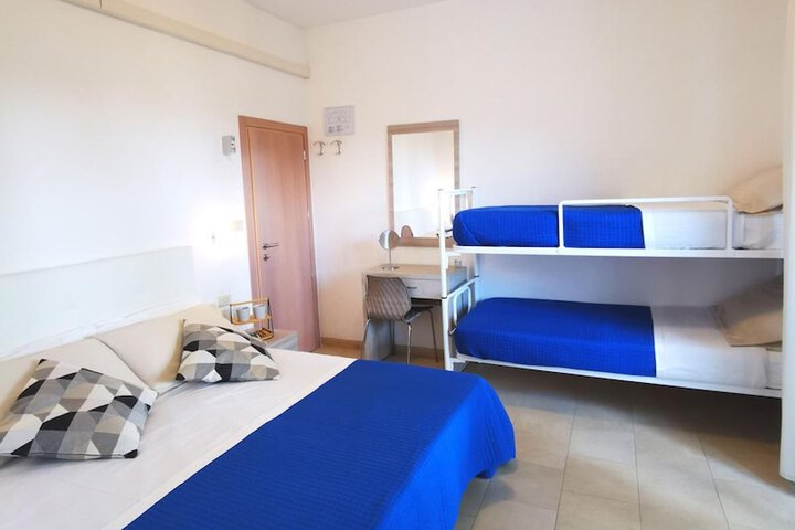 Room 9 of 62