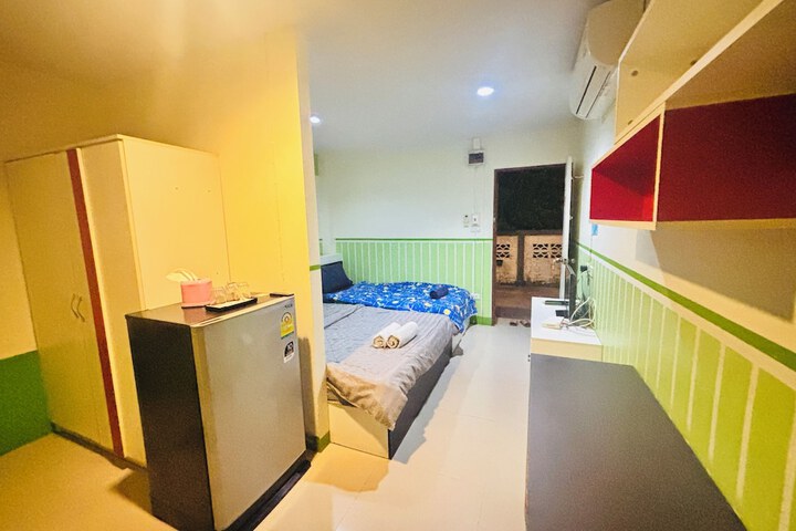 Room 9 of 24