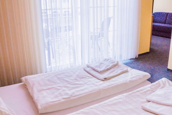 Room 8 of 64