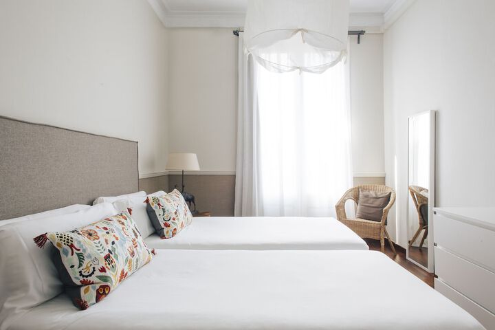 Room 4 of 32
