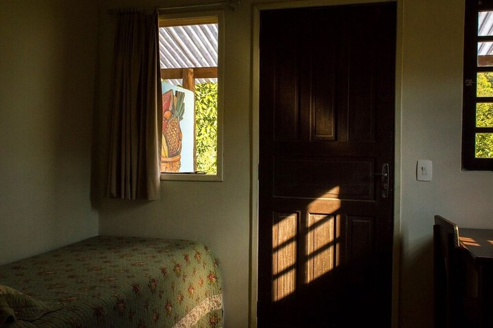Room 5 of 93