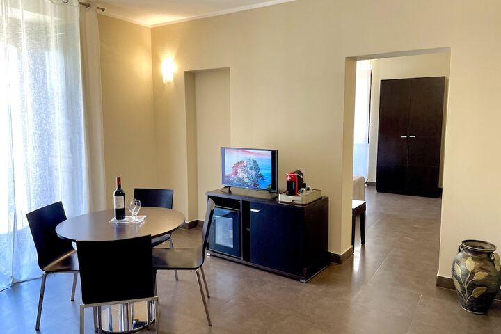 Room 7 of 43