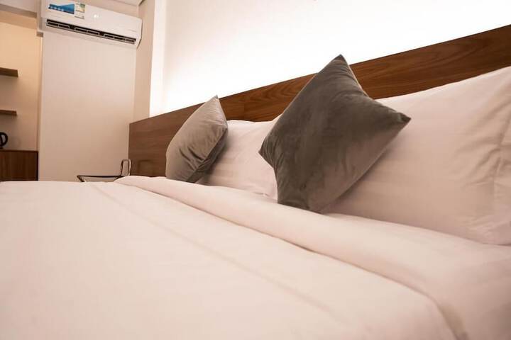 Room 4 of 27