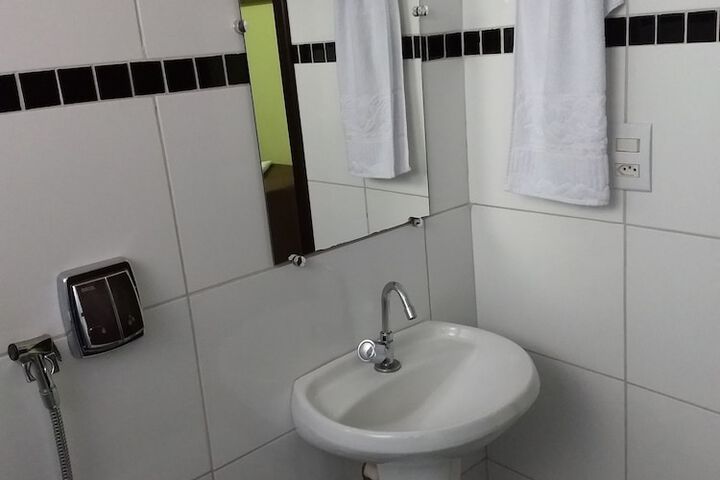 Room 8 of 37