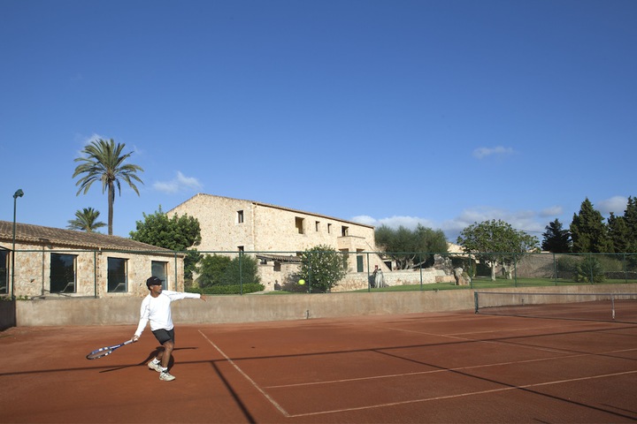 Tennis court
