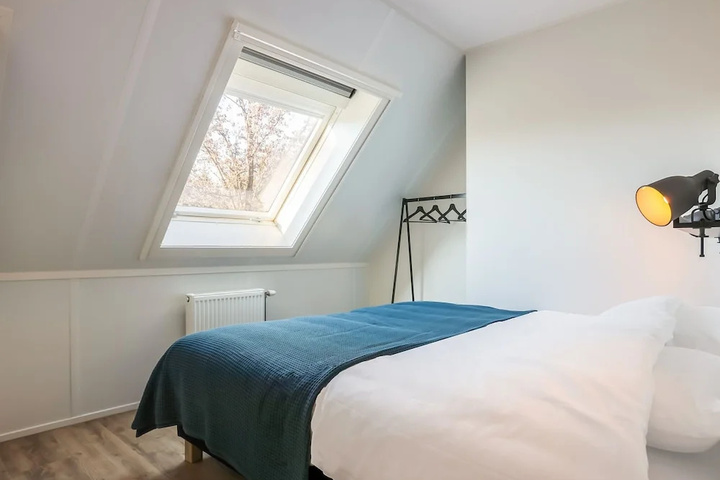Room 5 of 13